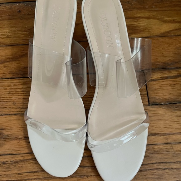 Pumps - Picture 2 of 4